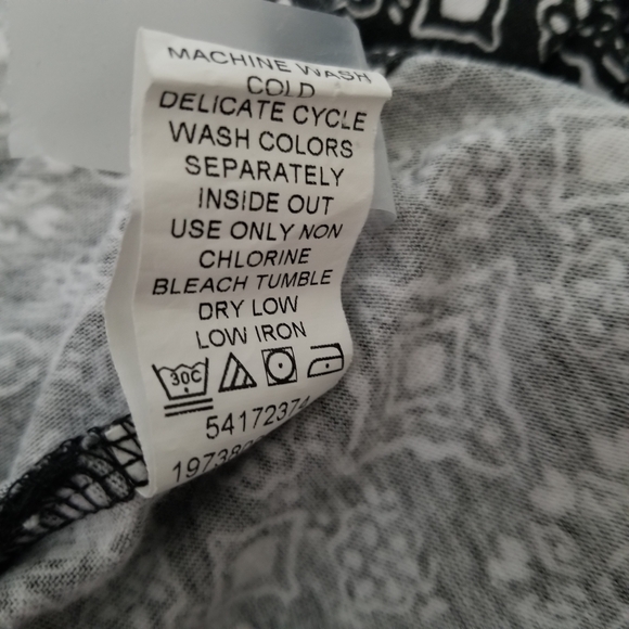 Women Within Size 3x Black And White V Neck Top Cotton/Polyester RN 88842 - Picture 6 of 7